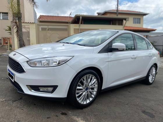 FORD FOCUS 2.0 SE PLUS FASTBACK 16V FLEX 4P POWERSHIFT